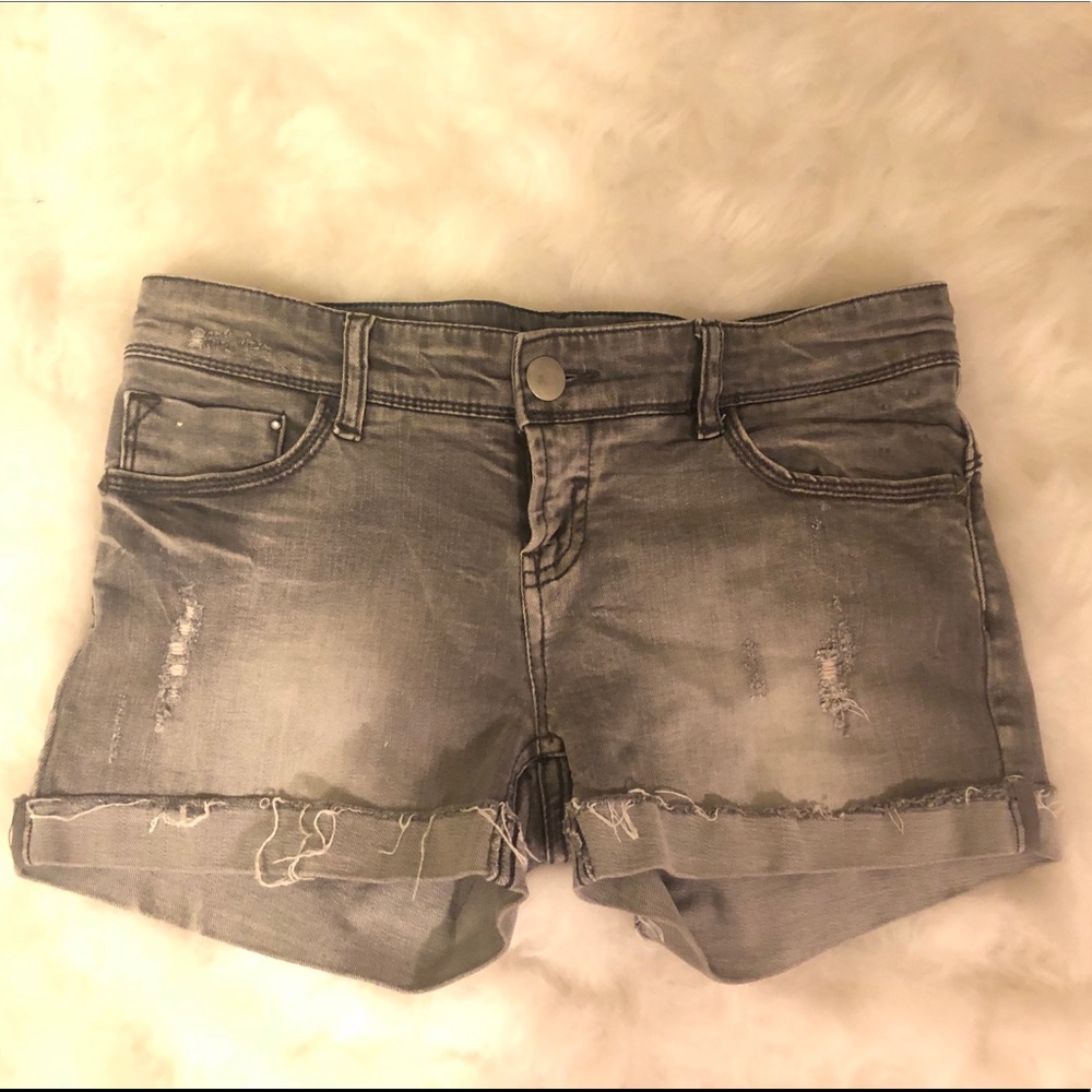 Forever 21 distressed stretchy jean shorts